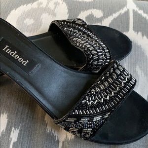 Indeed black beaded slide sandals, very cute! ❣️